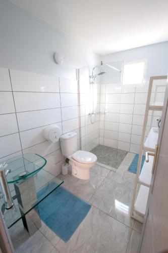Baño, Appartement charmant à Deshaies, piscine partagée, 46 m² (Appartement charmant a Deshaies, piscine partagee, 46 m²) in Deshaies Baño, Appartement charmant à Deshaies, piscine partagée, 46 m² (Appartement charmant a Deshaies, piscine partagee, 46 m²) in Deshaies
