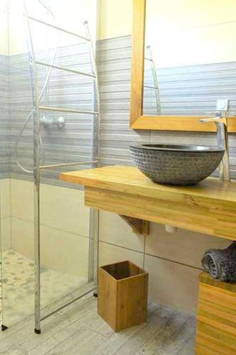 Μπάνιο, Appartement spacieux avec jardin et piscine à Lamentin, 97 m² (Appartement spacieux avec jardin et piscine a Lamentin, 97 m²) in Lamentin Μπάνιο, Appartement spacieux avec jardin et piscine à Lamentin, 97 m² (Appartement spacieux avec jardin et piscine a Lamentin, 97 m²) in Lamentin