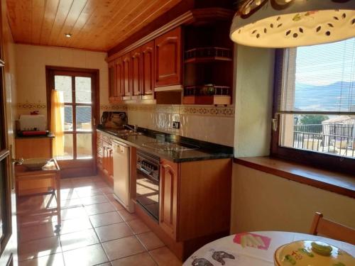 cuina, 4 bedrooms house with terrace and wifi at Prullans in Prullans cuina, 4 bedrooms house with terrace and wifi at Prullans in Prullans
