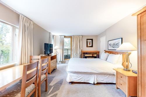 Whistler Peak Lodge in Whistler (BC) Whistler Peak Lodge in Whistler (BC)