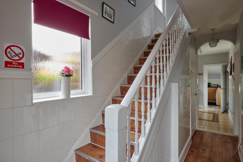Instalaciones, Detached 3 Bed House Ideal for Long Stays & Pets in Mold Instalaciones, Detached 3 Bed House Ideal for Long Stays & Pets in Mold