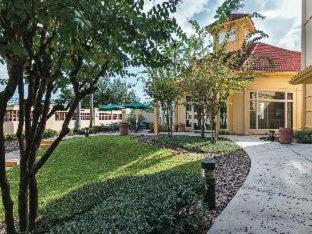 La Quinta Inn & Suites by Wyndham Orlando Airport North in Orlando International Airport La Quinta Inn & Suites by Wyndham Orlando Airport North in Orlando International Airport