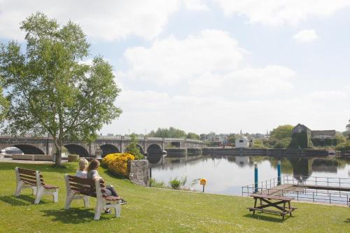 Apartment 3 bedroom banagher town centre in Banagher Apartment 3 bedroom banagher town centre in Banagher