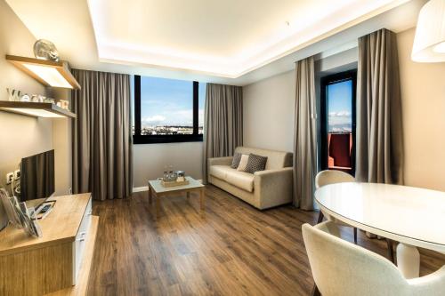 Holiday Inn Naples in Naples Holiday Inn Naples in Naples