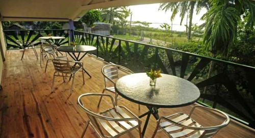 Balkon/Terrasse, 4 bedrooms villa at Foulpointe Madagascar 200 m away from the beach with sea view enclosed garden an in Foulpointe Balkon/Terrasse, 4 bedrooms villa at Foulpointe Madagascar 200 m away from the beach with sea view enclosed garden an in Foulpointe