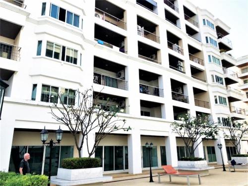 Entrance, Platinum Suites studio condo Jomtien in Thep Prasit Entrance, Platinum Suites studio condo Jomtien in Thep Prasit
