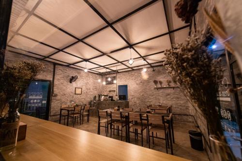 Restaurant, บ้านสวนวารินทร์ รีสอร์ท near Farm Chokchai Restaurant, บ้านสวนวารินทร์ รีสอร์ท near Farm Chokchai
