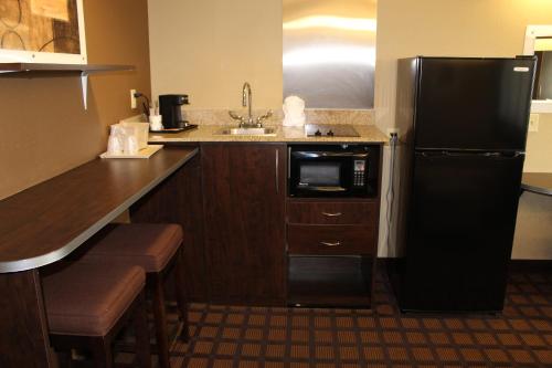Kitchen, Microtel Inn & Suites by Wyndham Harrisonburg in South Harrisonburg Kitchen, Microtel Inn & Suites by Wyndham Harrisonburg in South Harrisonburg