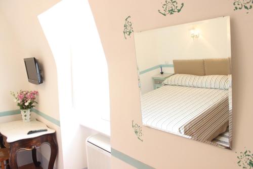 This photo about Villa Torre Dello Ziro shared on HyHotel.com