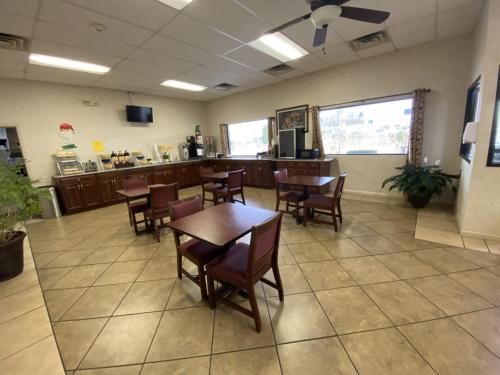 Days Inn by Wyndham Huntington in Barboursville (WV) Days Inn by Wyndham Huntington in Barboursville (WV)