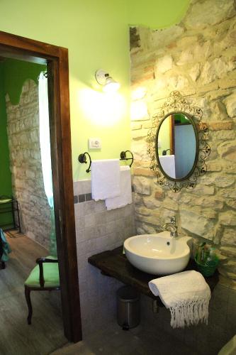 Bathroom, Agriturismo Ca Sorci in Pergola (Urbino) Bathroom, Agriturismo Ca Sorci in Pergola (Urbino)