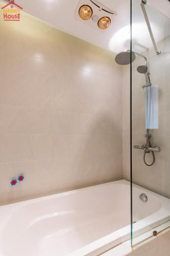 Badezimmer, Merry House - Serviced Apartment in Flussufer - Cam Fluss / Alter Hafen Badezimmer, Merry House - Serviced Apartment in Flussufer - Cam Fluss / Alter Hafen