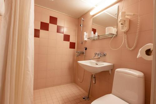 Bathroom, Hotel Arthur in Helsinki Bathroom, Hotel Arthur in Helsinki