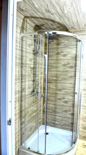 Badkamer, COTTAGE CHALET and TOURS in Dilijan Badkamer, COTTAGE CHALET and TOURS in Dilijan