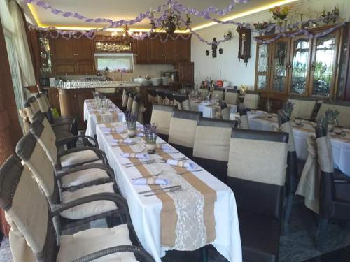 Restaurace, Granit Villa in Balatonfoldvar Restaurace, Granit Villa in Balatonfoldvar