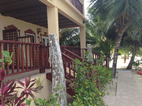 Entrada, Belizean Nirvana in Placencia Entrada, Belizean Nirvana in Placencia