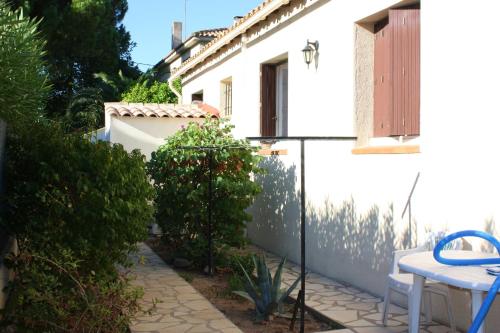 House with 3 bedrooms in Marseillan with private pool and enclosed garden 6 km from the beach - image 4