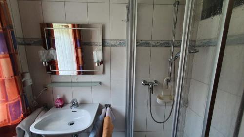 Bathroom, Ferienhaus Birgit Lang in Lechbruck am See Bathroom, Ferienhaus Birgit Lang in Lechbruck am See