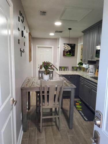 Beautiful apartment close to everything in Golfwood Estates Beautiful apartment close to everything in Golfwood Estates