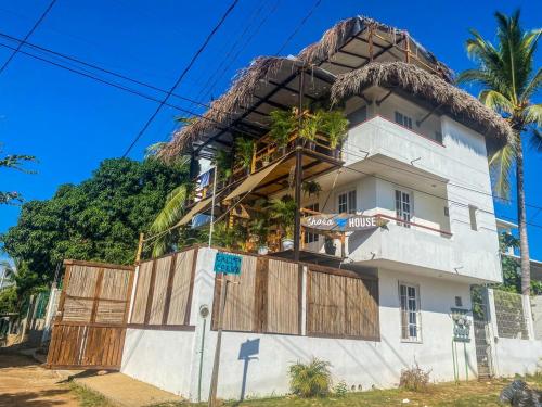 Vista exterior, Shaka House in Puerto escondido Vista exterior, Shaka House in Puerto escondido