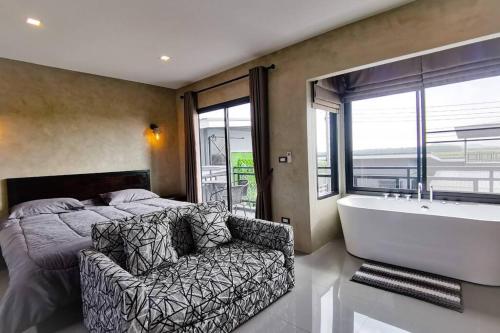 Lounge in Loft HuaHin Pool Villa บ้านพักในหัวหิน near Lub Lae Cave Lounge in Loft HuaHin Pool Villa บ้านพักในหัวหิน near Lub Lae Cave