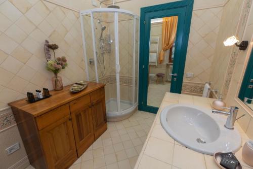 Bathroom, LULLA BY DOLF - Villa Elisa in Tolentino Bathroom, LULLA BY DOLF - Villa Elisa in Tolentino