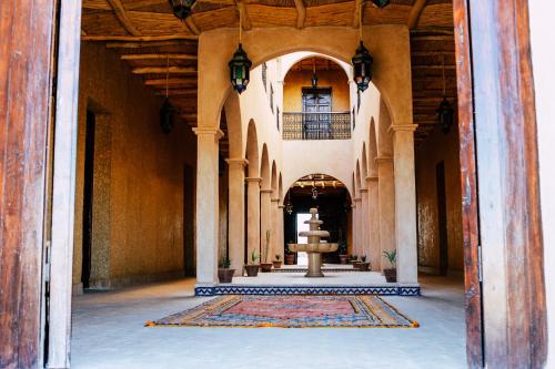 Įėjimas, Riad Caravasar in Merzouga Įėjimas, Riad Caravasar in Merzouga