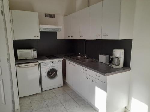 Appartement SOULAC SUR MER A 500 m de la plage N 1 in Soulac-sur-Mer Appartement SOULAC SUR MER A 500 m de la plage N 1 in Soulac-sur-Mer