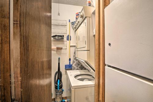 Shawnee Condo Less Than 10 Mi to Downtown Kansas City! in 沙尼 Shawnee Condo Less Than 10 Mi to Downtown Kansas City! in 沙尼