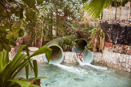 Swimming pool, Hotel Eemhof by Center Parcs in Zeewolde Swimming pool, Hotel Eemhof by Center Parcs in Zeewolde