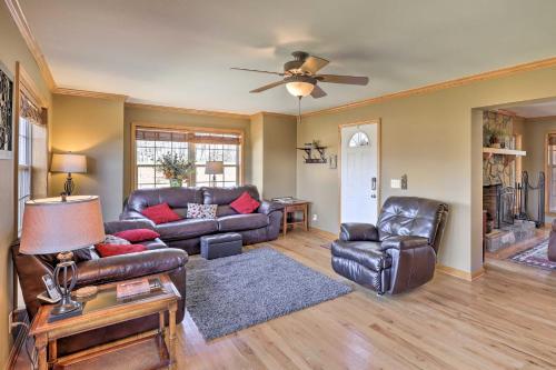 half Mi to River Spacious Blue Ridge Gem with Views! in Χίλσβιλ(Βιρτζίνια) half Mi to River Spacious Blue Ridge Gem with Views! in Χίλσβιλ(Βιρτζίνια)