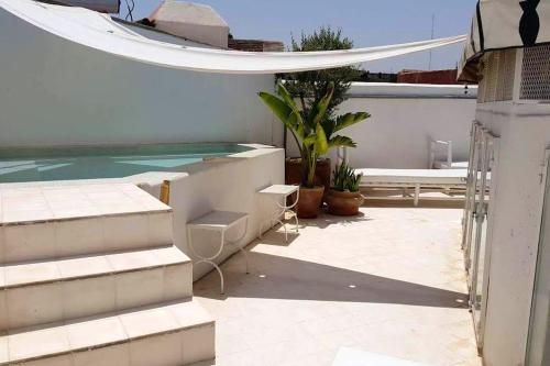 Villa with 4 bedrooms in Marrakech with private pool and furnished terrace - image 3
