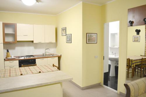 Kitchen, One bedroom appartement with terrace and wifi at Reggio Calabria 2 km away from the beach in Stadio Kitchen, One bedroom appartement with terrace and wifi at Reggio Calabria 2 km away from the beach in Stadio