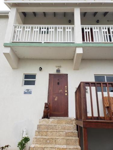 Вход, La Grande Pettite Villa in Гранд-Терк Вход, La Grande Pettite Villa in Гранд-Терк