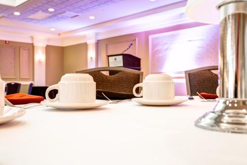 Бізнес Центр, Royal Hotel Calgary, Trademark Collection by Wyndham in Calgary (AB) Бізнес Центр, Royal Hotel Calgary, Trademark Collection by Wyndham in Calgary (AB)