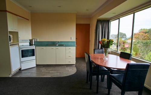 Kitchen, Aachen Place Motel in Greymouth Kitchen, Aachen Place Motel in Greymouth