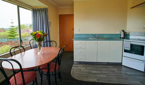 Kitchen, Aachen Place Motel in Greymouth Kitchen, Aachen Place Motel in Greymouth