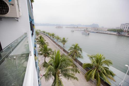 Balcony/terrace, Golden Palm Halong Hotel in Tuan Chau Island Balcony/terrace, Golden Palm Halong Hotel in Tuan Chau Island