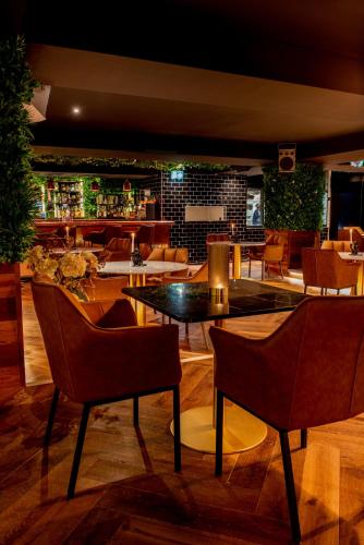 Ресторан, Hotel Bristol Verbier in Бань Ресторан, Hotel Bristol Verbier in Бань