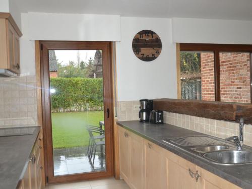 кухня, Villa in Puivelde with Terrace in Сінт-Ніклас кухня, Villa in Puivelde with Terrace in Сінт-Ніклас