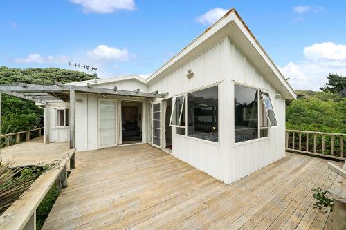 ฝักบัว, Ridge Top Views - Paekakariki Holiday Home in เปคาคาริกิ ฝักบัว, Ridge Top Views - Paekakariki Holiday Home in เปคาคาริกิ