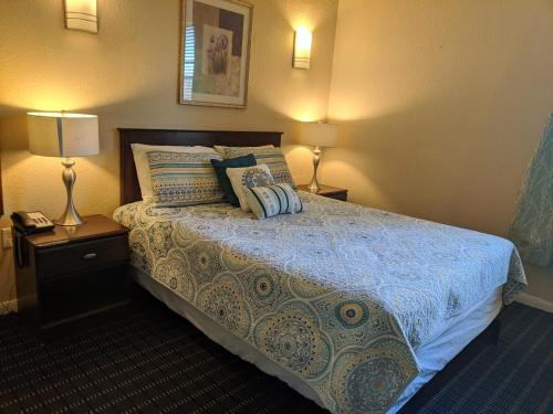 Athens Hotel & Suites in Houston