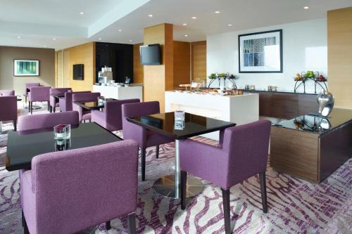 Bar/lounge, Novotel Citygate Hong Kong Hotel in Hong Kong Airport Bar/lounge, Novotel Citygate Hong Kong Hotel in Hong Kong Airport