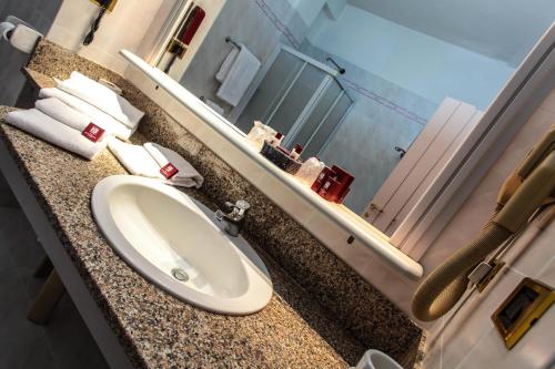Bilik Mandi, Hotel Grazia Deledda in Sassari Bilik Mandi, Hotel Grazia Deledda in Sassari