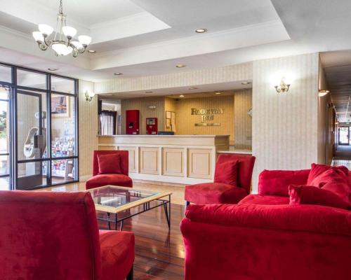 Фойє, Rodeway Inn Watsonville in Уотсонвілль Фойє, Rodeway Inn Watsonville in Уотсонвілль