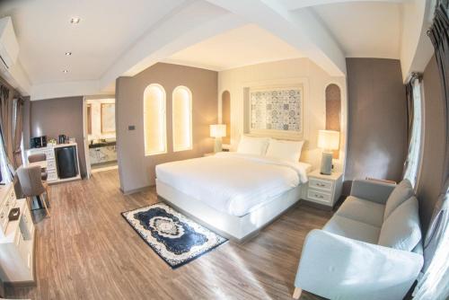 Baan Veanglhek Residence near Wat Phutthaisawan Temple Baan Veanglhek Residence near Wat Phutthaisawan Temple