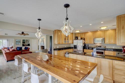 12 Bald Eagle West 5 BR Sea Pines Pool in South Beach 12 Bald Eagle West 5 BR Sea Pines Pool in South Beach