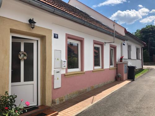 Ulaz, SG chalupa MLAZOVICE - CESKY RAJ s privatnim wellness v cene pobytu in Mlazovice Ulaz, SG chalupa MLAZOVICE - CESKY RAJ s privatnim wellness v cene pobytu in Mlazovice