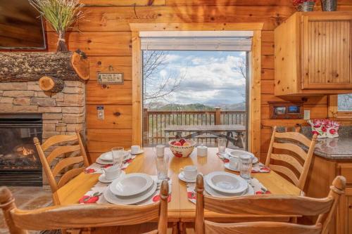OVER THE MOUNTAIN - Smoky Mountain View Cabin in ชานเมืองพีเจี้ยน ฟอร์จ OVER THE MOUNTAIN - Smoky Mountain View Cabin in ชานเมืองพีเจี้ยน ฟอร์จ