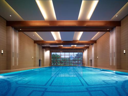 Swimming pool, Shangri-La Guilin in Guilin Swimming pool, Shangri-La Guilin in Guilin